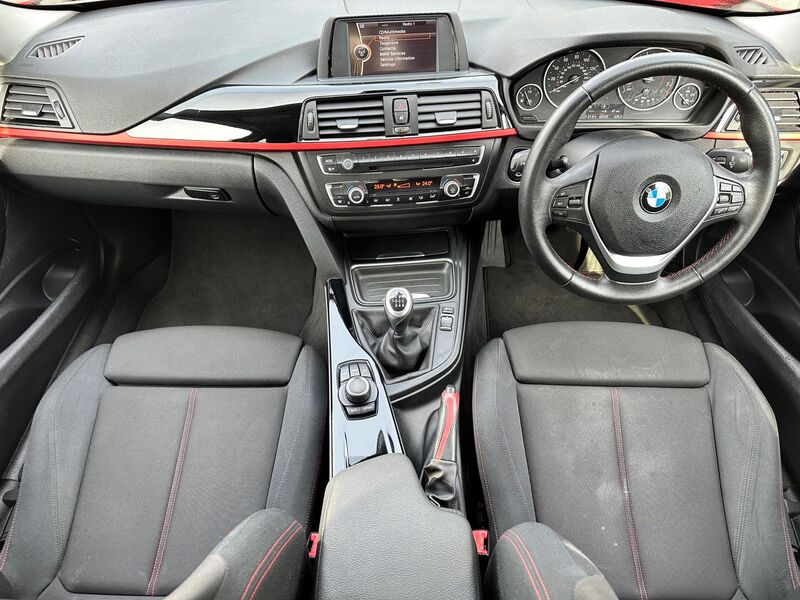 View BMW 3 SERIES 2.0 320i Sport xDrive Euro 5 (s/s) 4dr