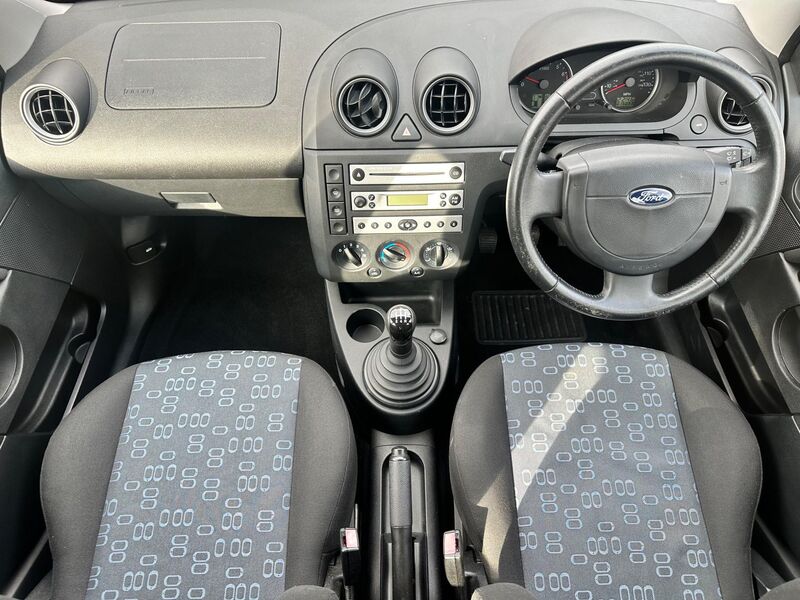 View FORD FIESTA 1.25 LX 5dr