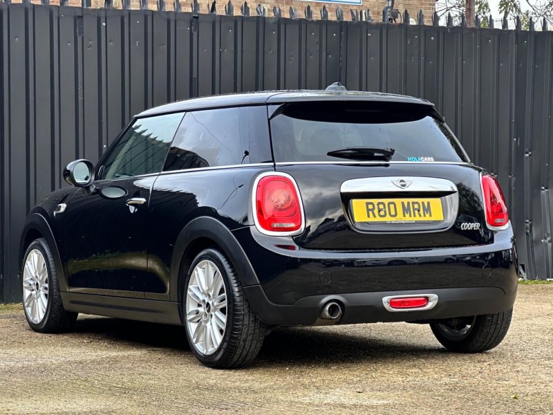 MINI HATCH
