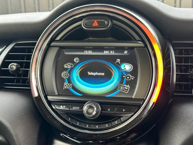MINI HATCH