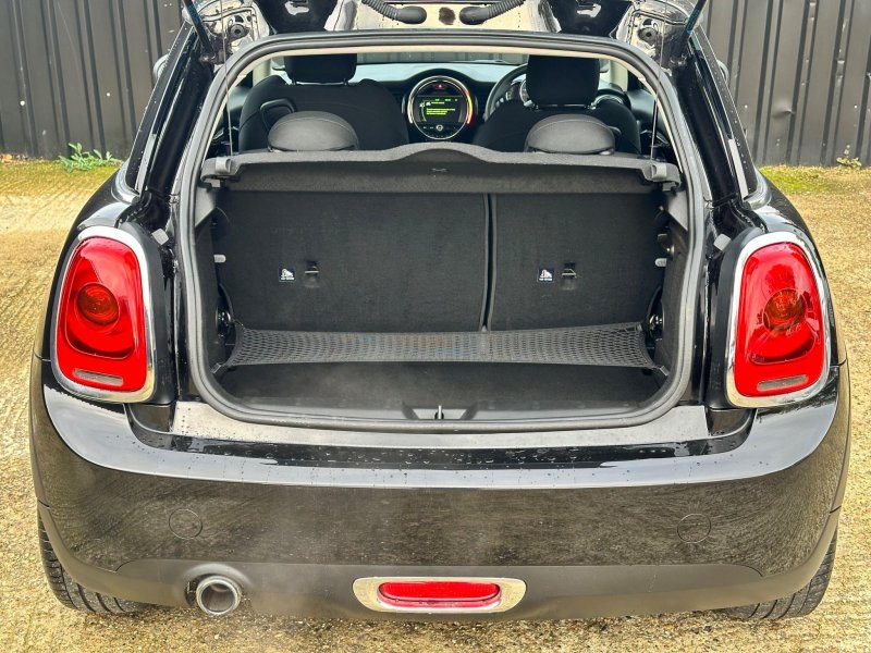 MINI HATCH