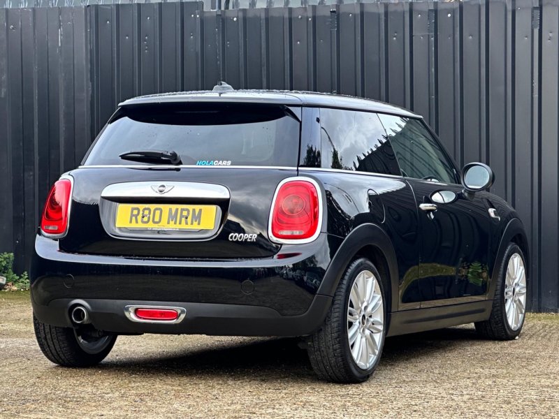 MINI HATCH