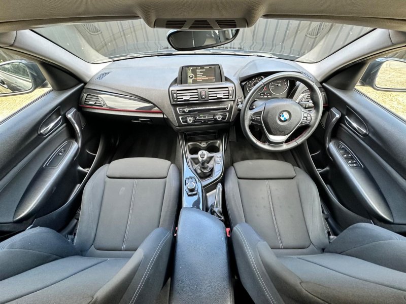 BMW 1 SERIES