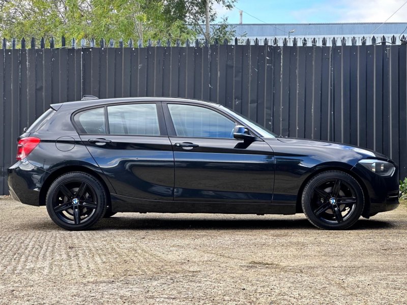 BMW 1 SERIES