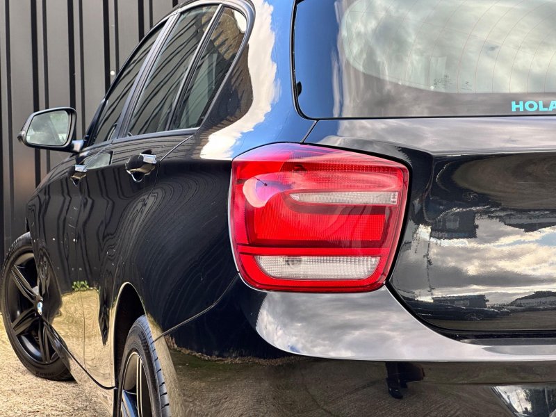 BMW 1 SERIES