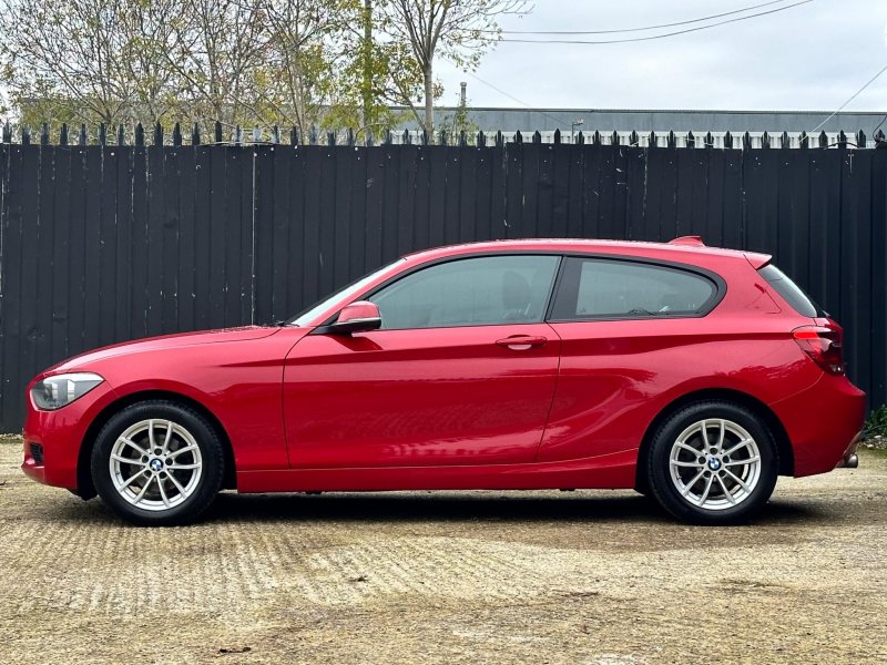 BMW 1 SERIES
