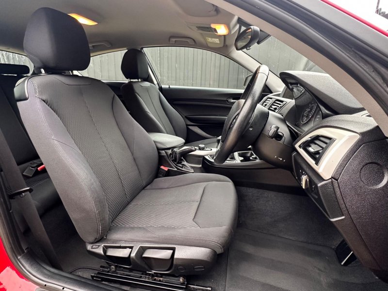 BMW 1 SERIES