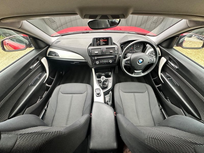 BMW 1 SERIES
