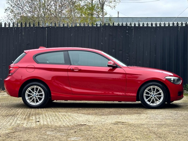 BMW 1 SERIES