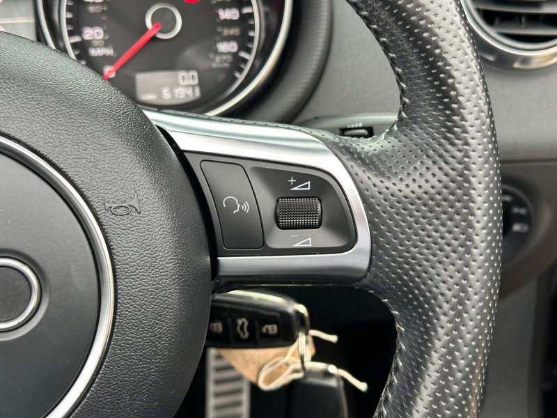 AUDI TT