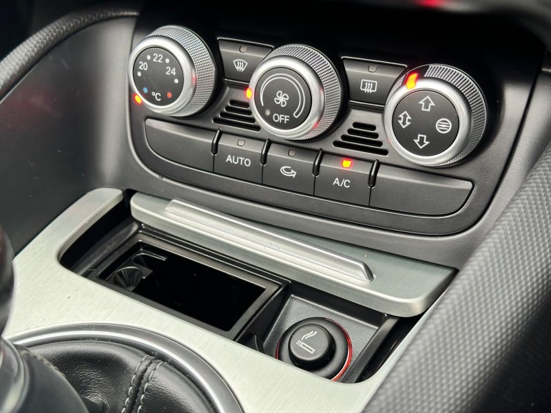 AUDI TT