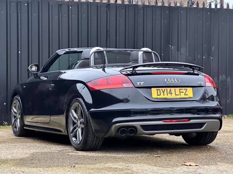 AUDI TT