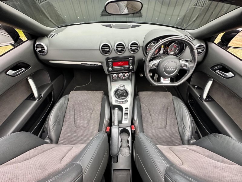 AUDI TT