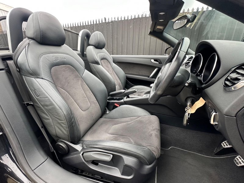 AUDI TT