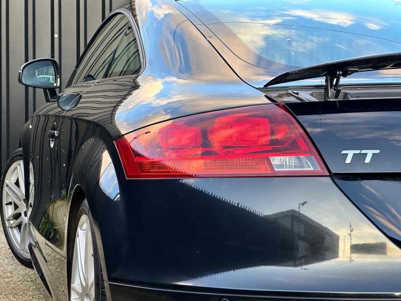 AUDI TT