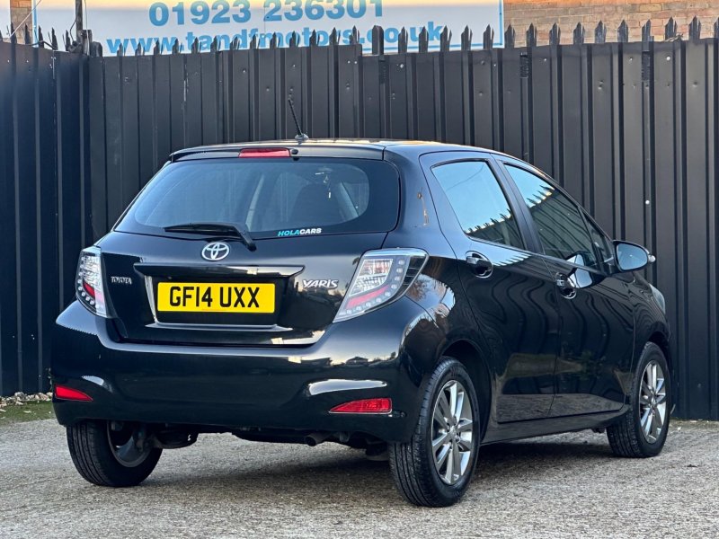 TOYOTA YARIS