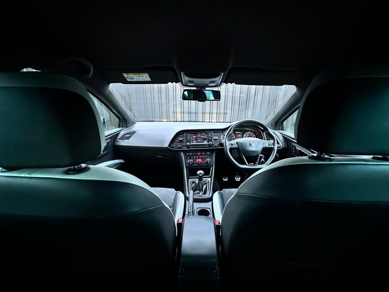 SEAT LEON