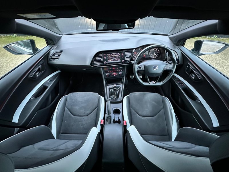 SEAT LEON