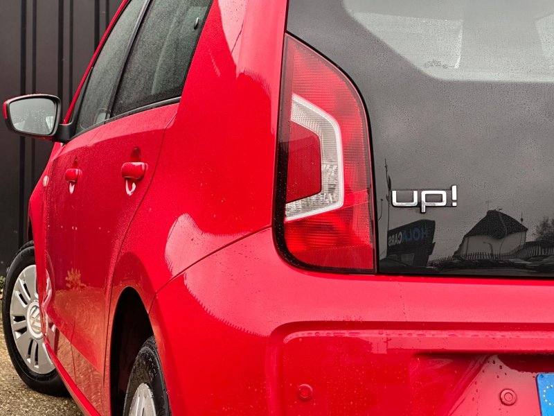 VOLKSWAGEN UP