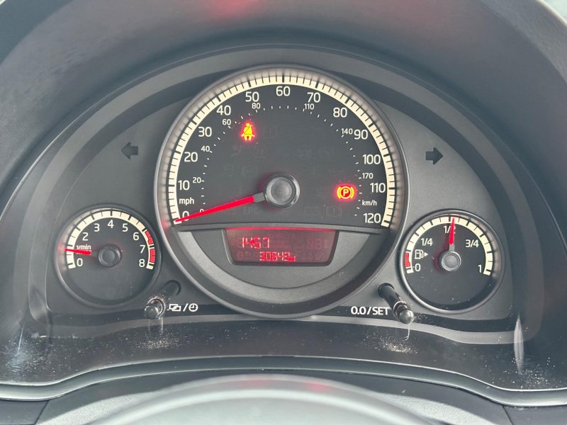 VOLKSWAGEN UP