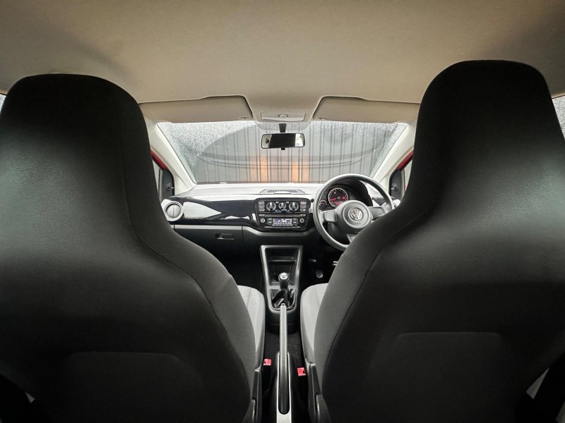 VOLKSWAGEN UP