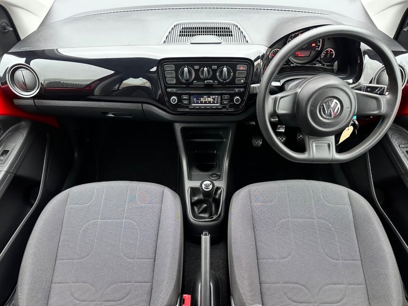 VOLKSWAGEN UP