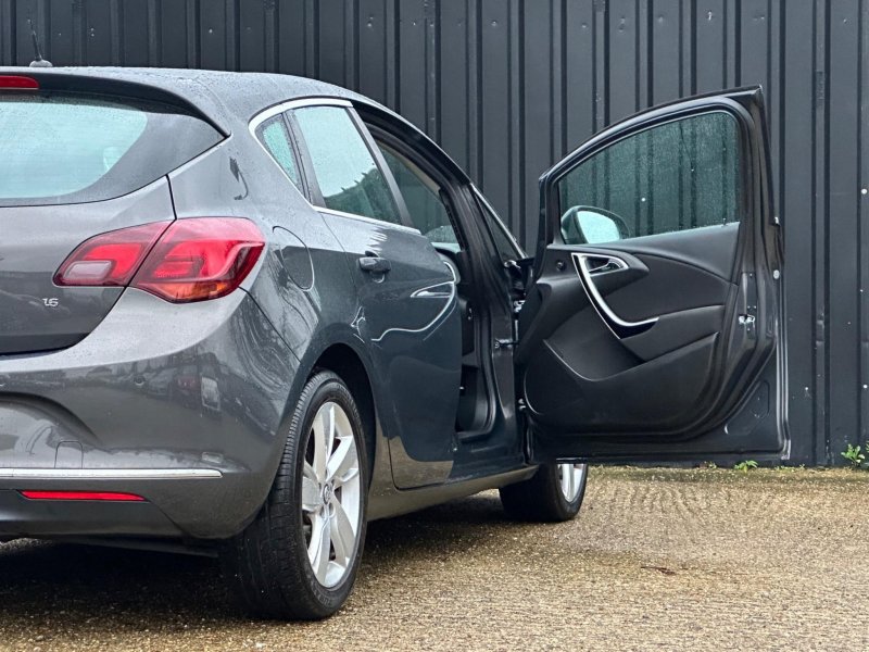 VAUXHALL ASTRA