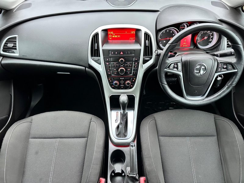 VAUXHALL ASTRA