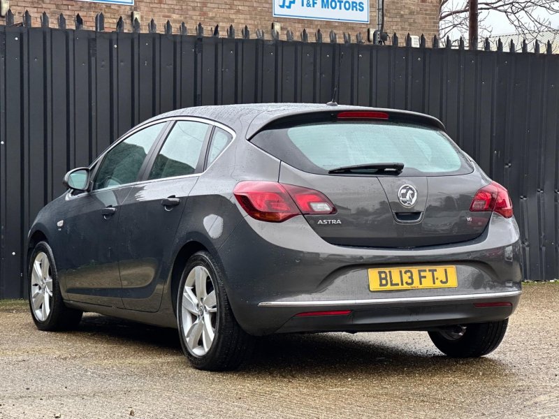 VAUXHALL ASTRA
