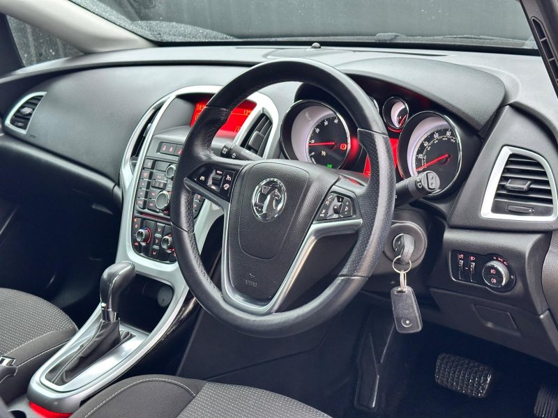 VAUXHALL ASTRA