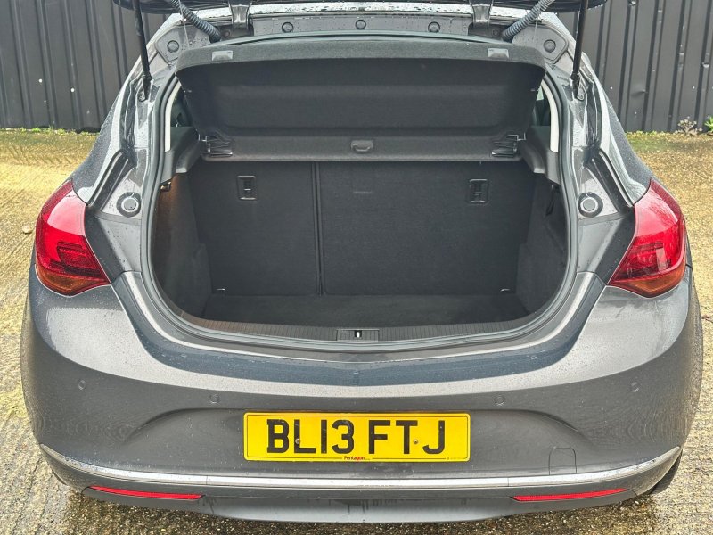 VAUXHALL ASTRA