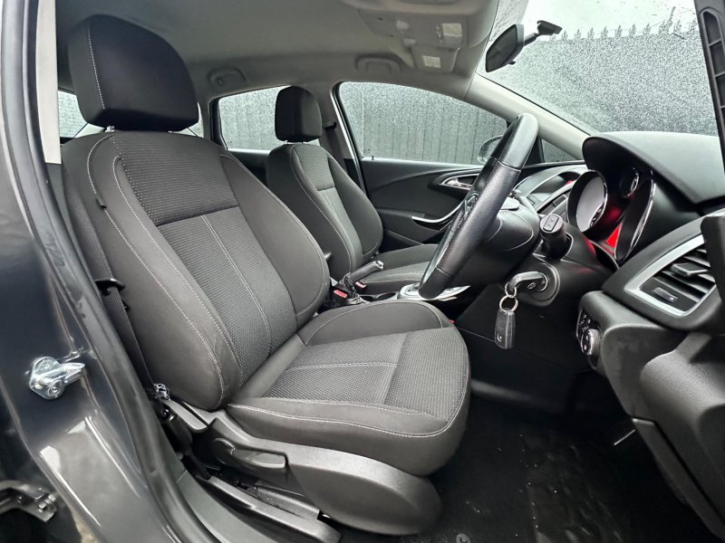 VAUXHALL ASTRA
