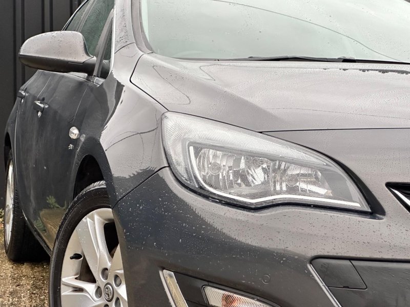 VAUXHALL ASTRA