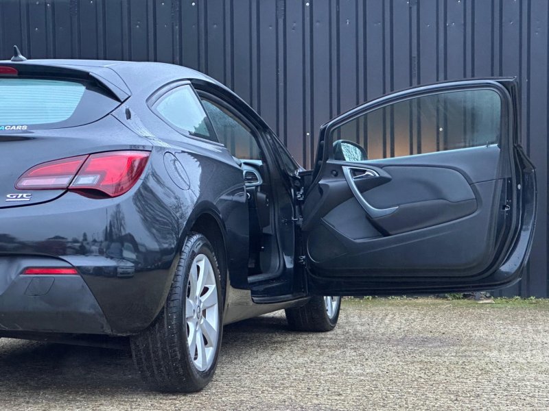 VAUXHALL ASTRA GTC