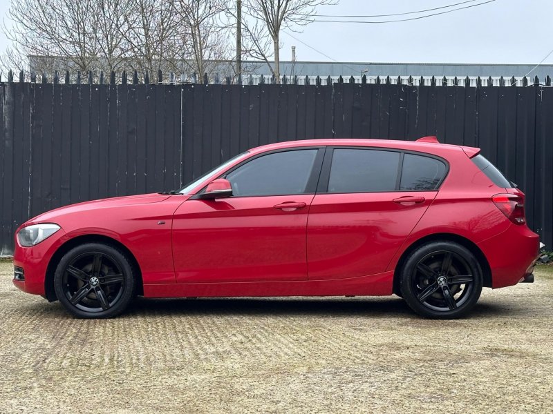 BMW 1 SERIES