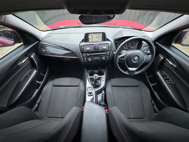 BMW 1 SERIES