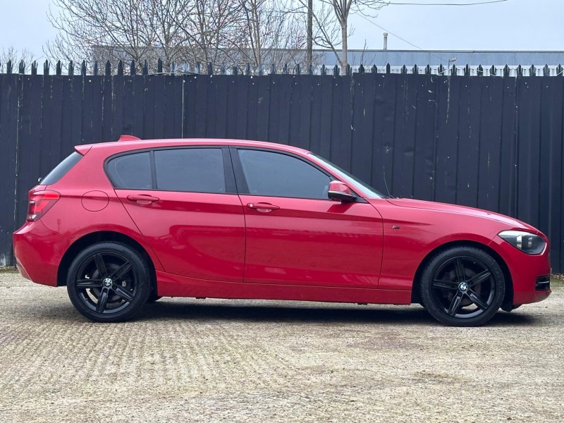BMW 1 SERIES