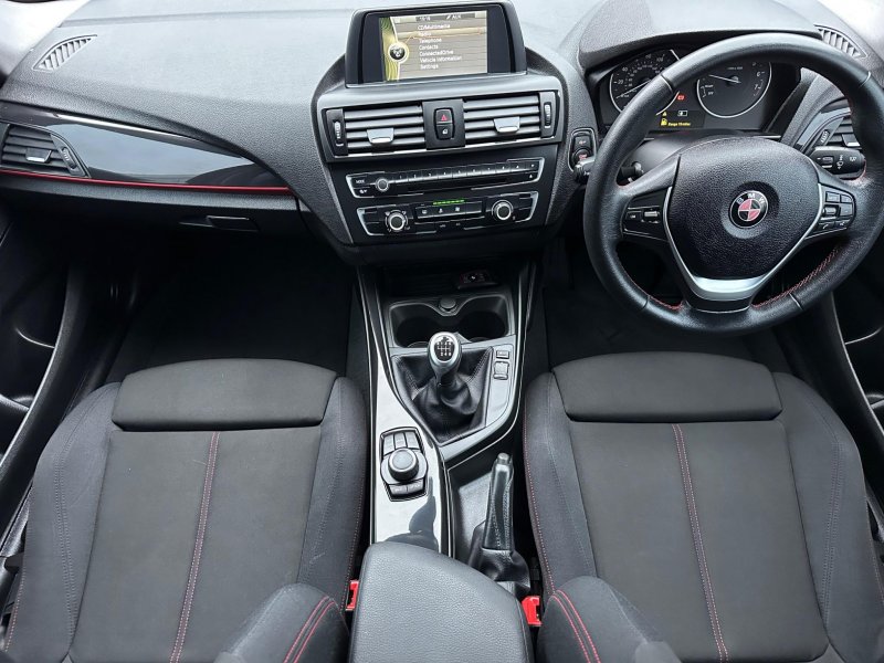 BMW 1 SERIES
