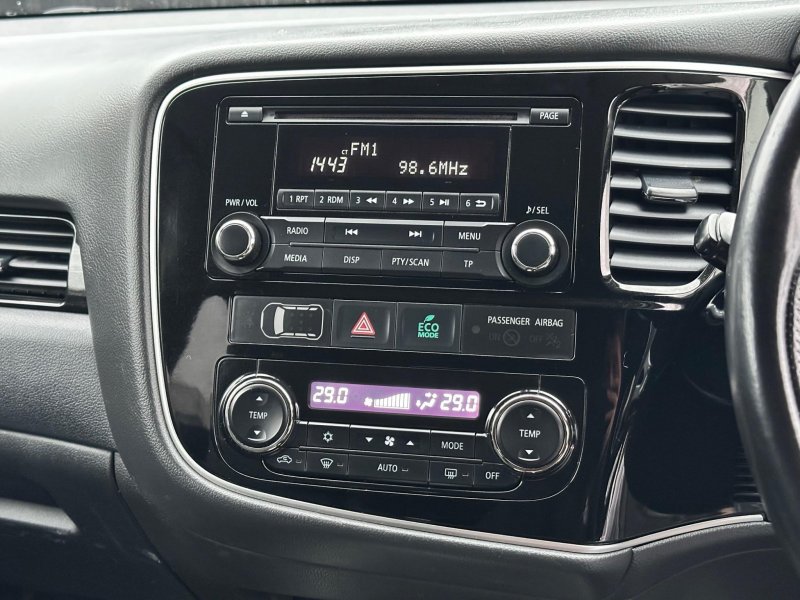 MITSUBISHI OUTLANDER