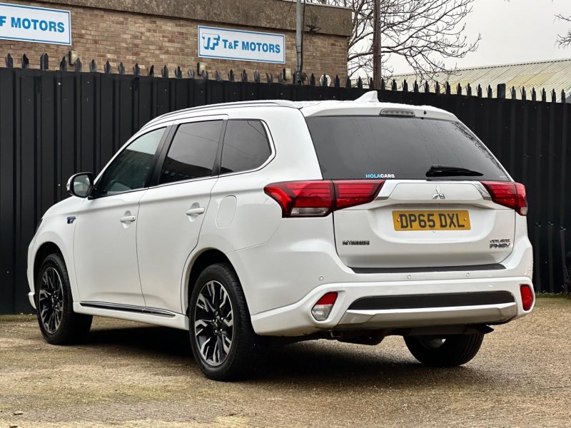 MITSUBISHI OUTLANDER