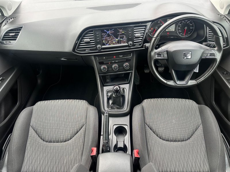 SEAT LEON