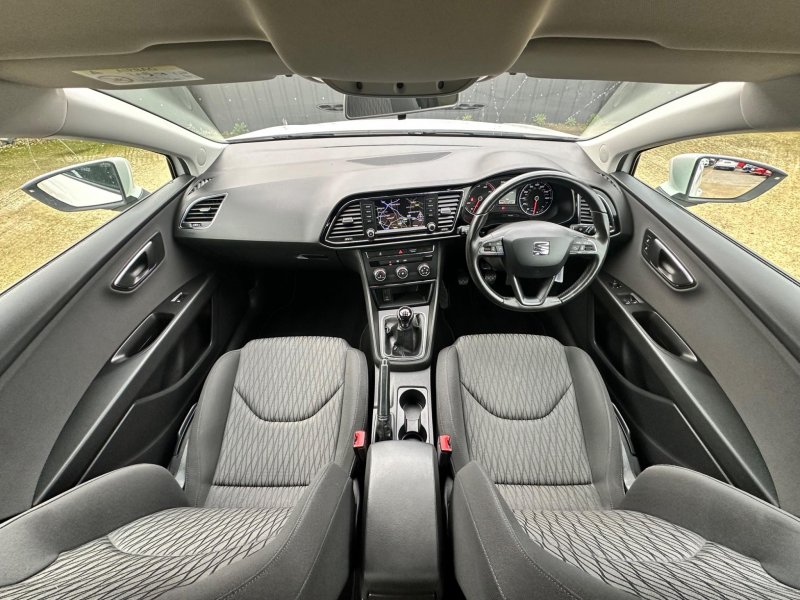 SEAT LEON