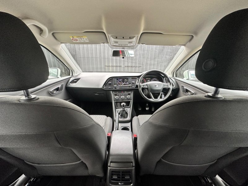 SEAT LEON