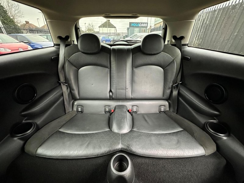 MINI HATCH