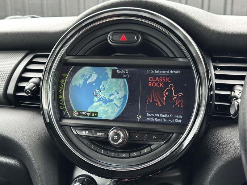 MINI HATCH
