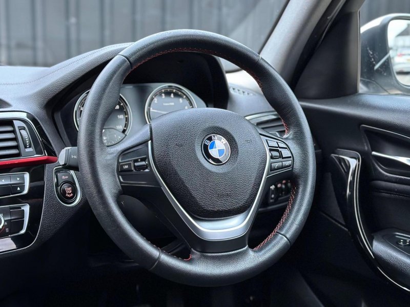 BMW 1 SERIES