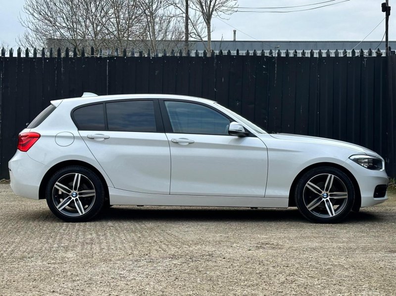 BMW 1 SERIES