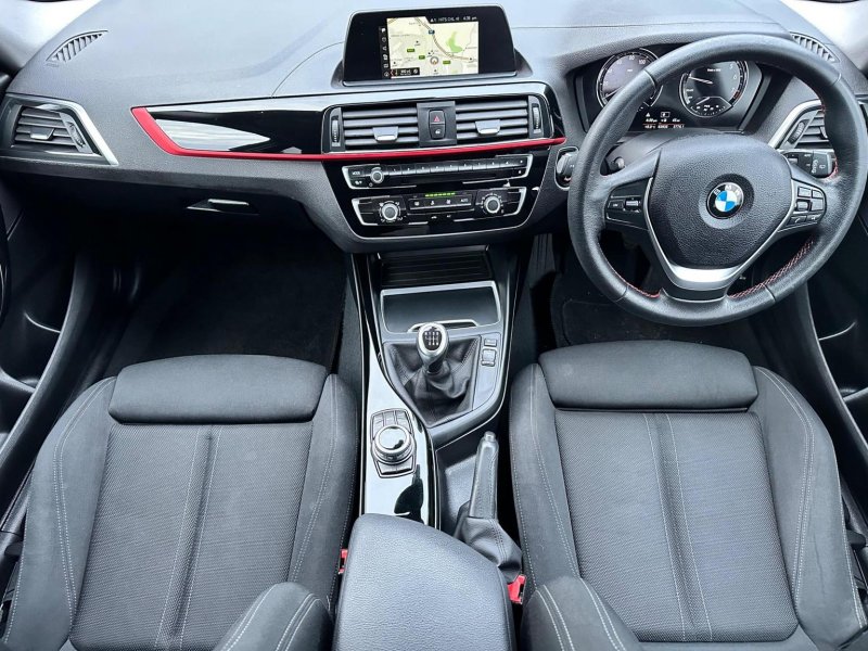 BMW 1 SERIES
