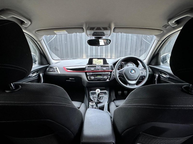 BMW 1 SERIES