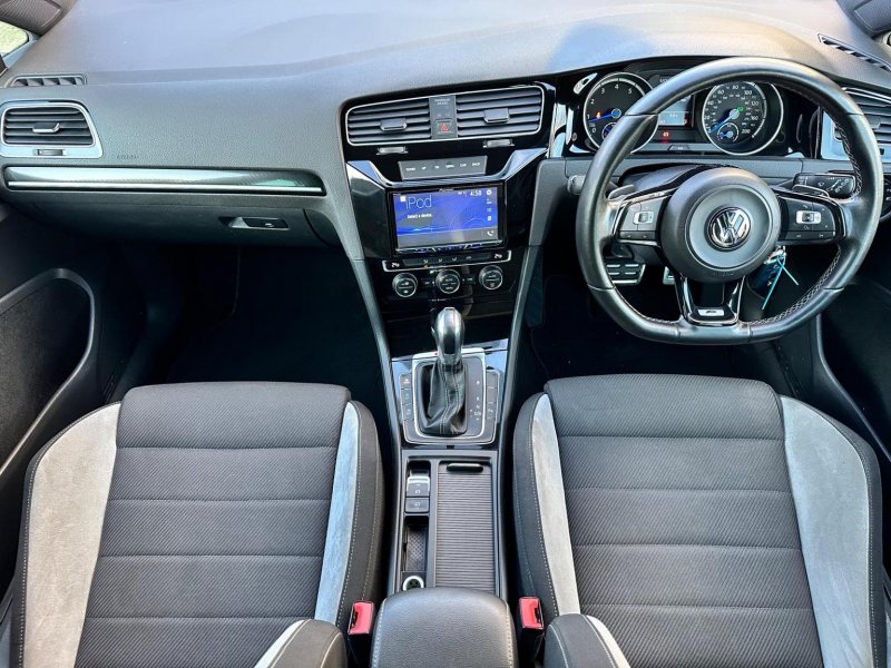 View VOLKSWAGEN GOLF 2.0 TSI BlueMotion Tech R DSG 4Motion Euro 6 (s/s) 5dr